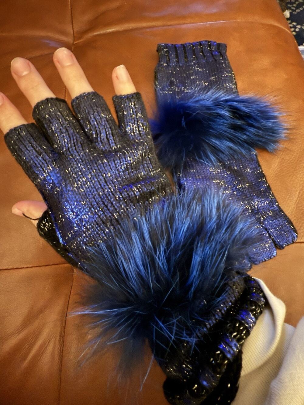 Michie’s Knit Metallic Blue Black Gloves Genuine Fox Fur Cuffs Fingerless